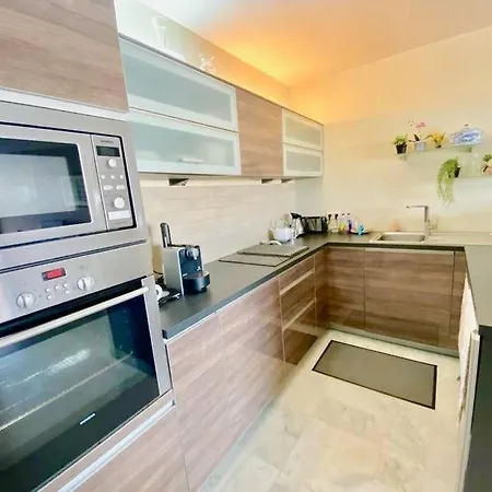 Terrasse , , La Piscine Apartment